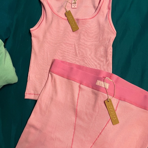 SKIMS | Tops | Bubblegum Pink Skims Set | Poshmark